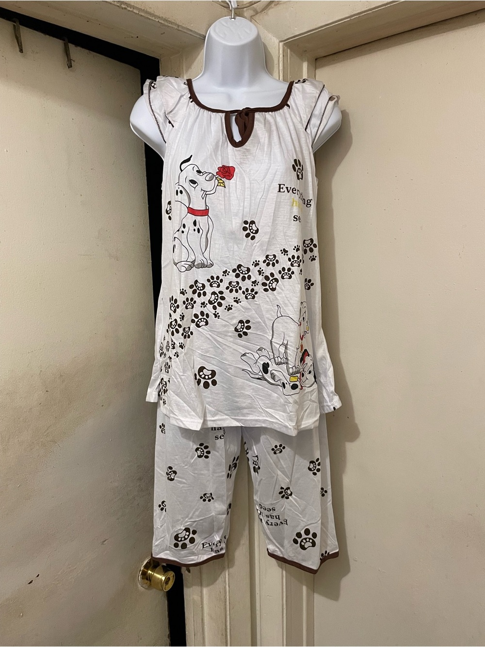 Paw Print Pajama Set Sleeveless Top & Capri Pants Size M